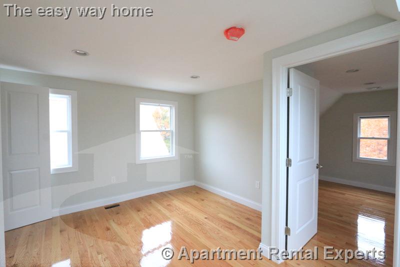 29 Elmwood St, Davis Square