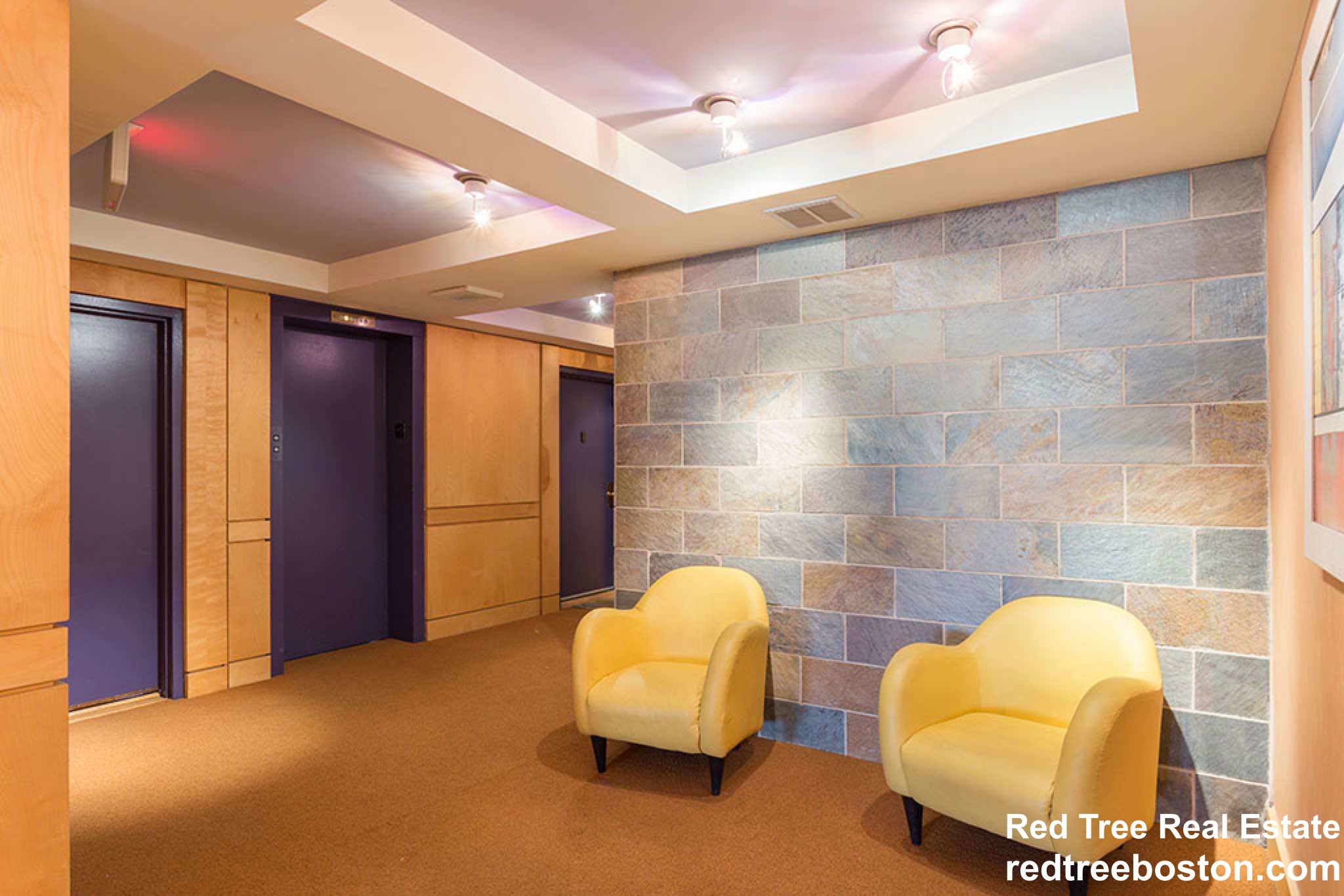 320 Hammond Pond Pkwa, Chestnut Hill