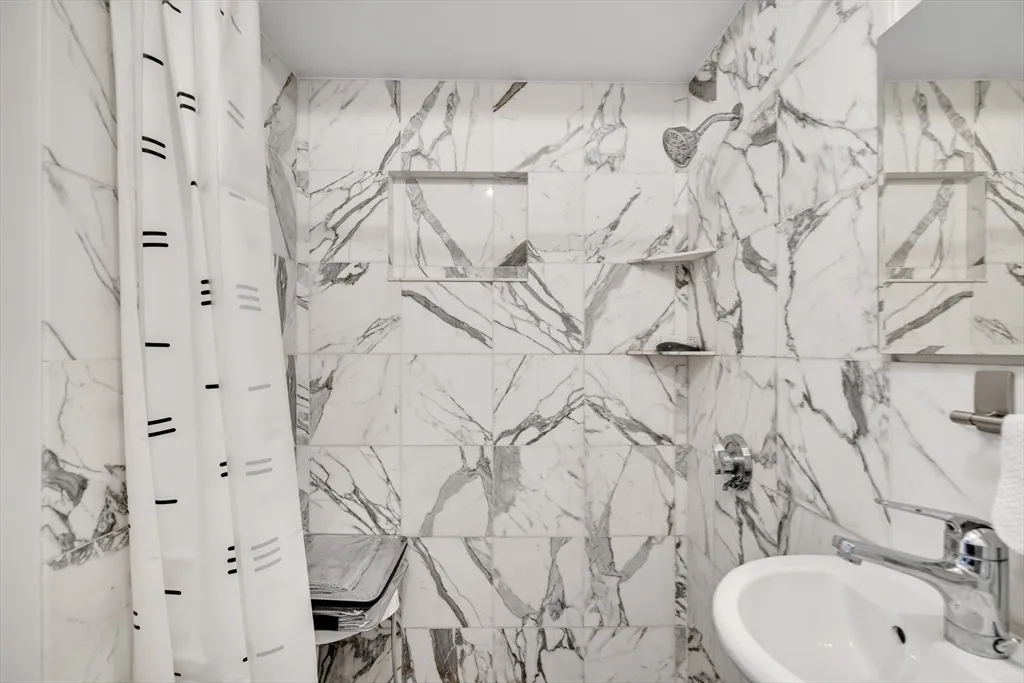 290 Commonwealth Ave, Back Bay