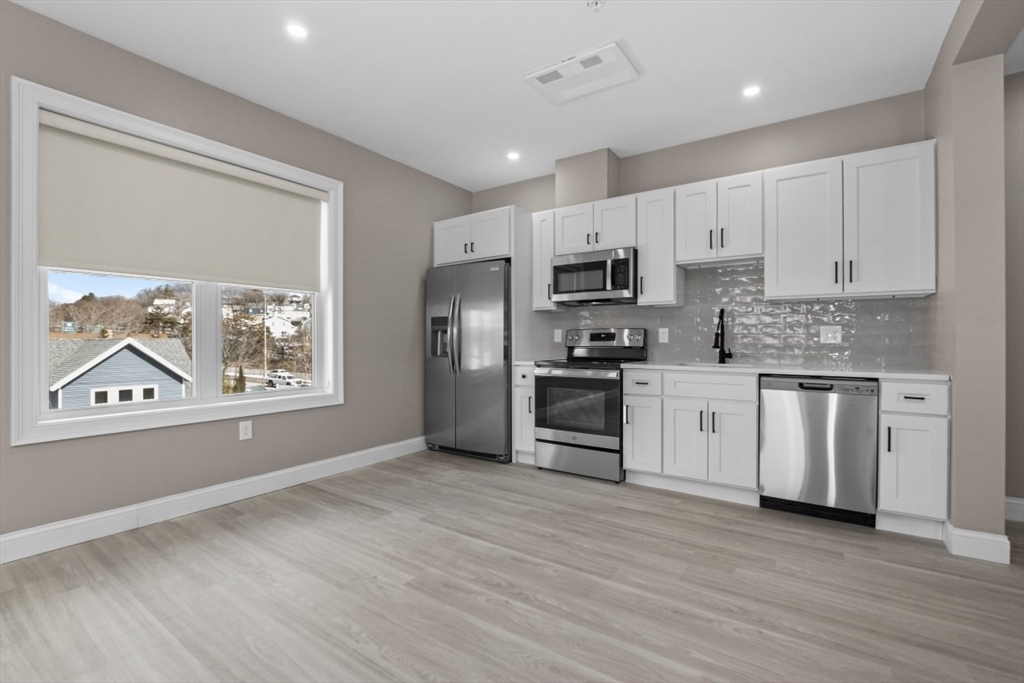 5 Washington Ave, Revere