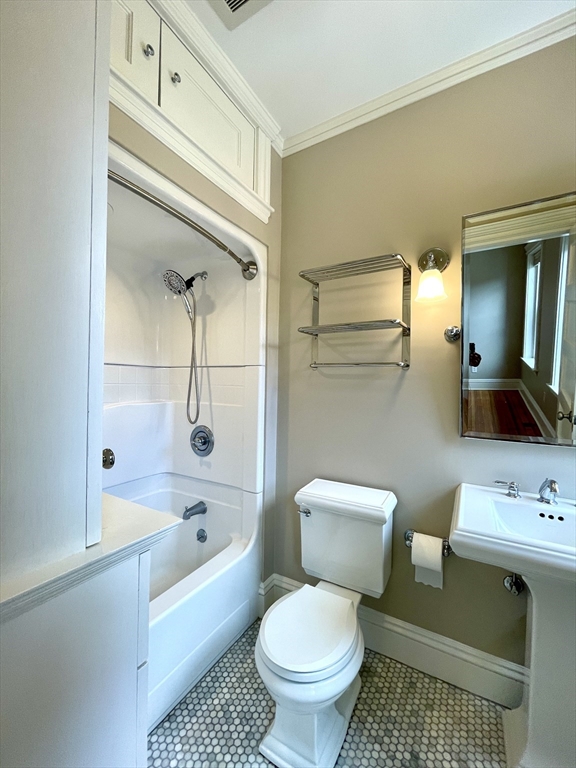 5 Strathmore Rd, Brookline