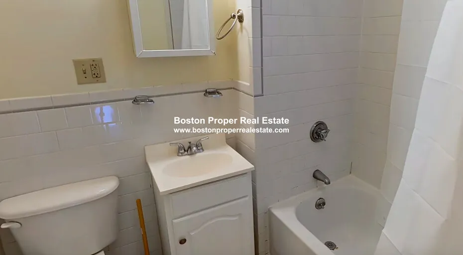 120 Peterborough St, Fenway