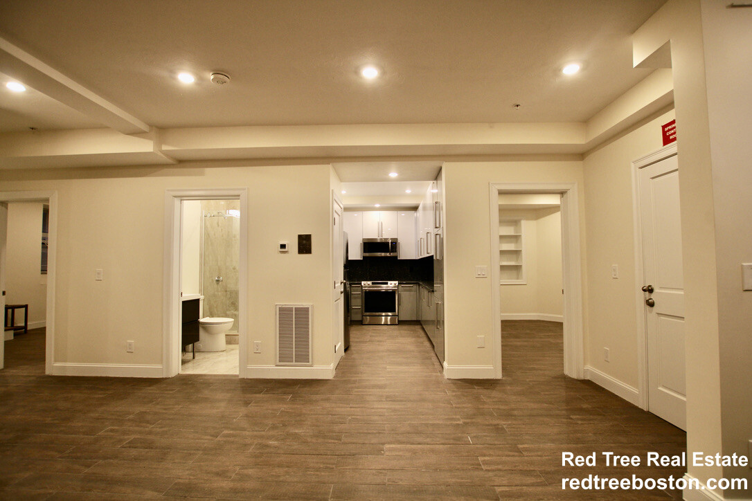 1616 Beacon St, Corey Hill