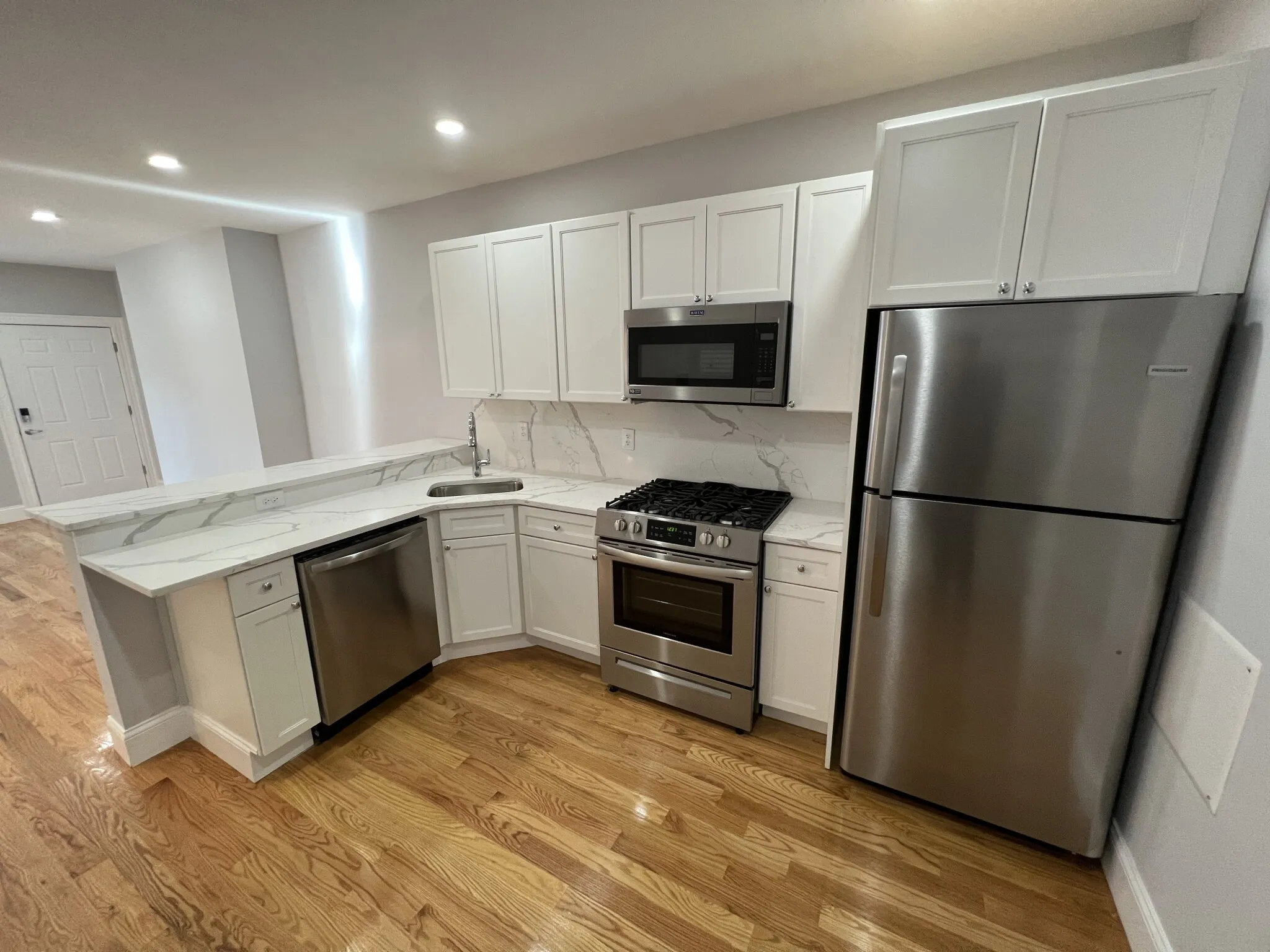 372 Oxford St, Ward Two