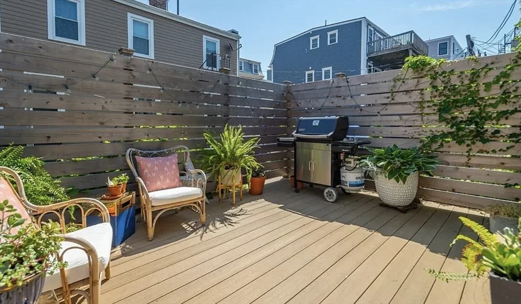 262 W 5th St, South Boston