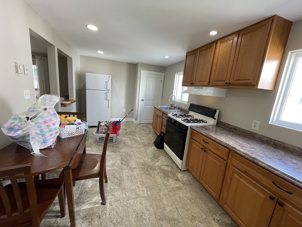 15 Pleasant St, Beverly