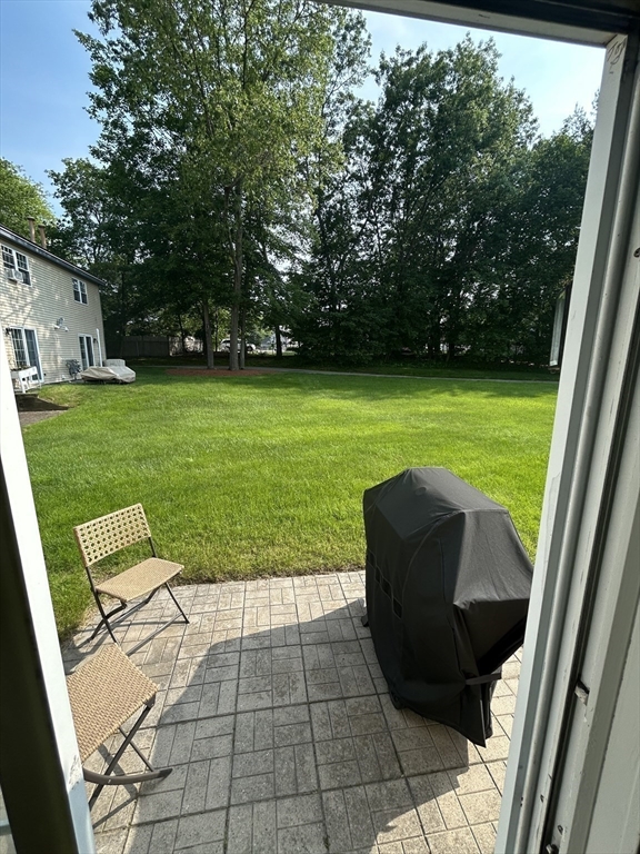 66 Kennedy Dr, Chelmsford