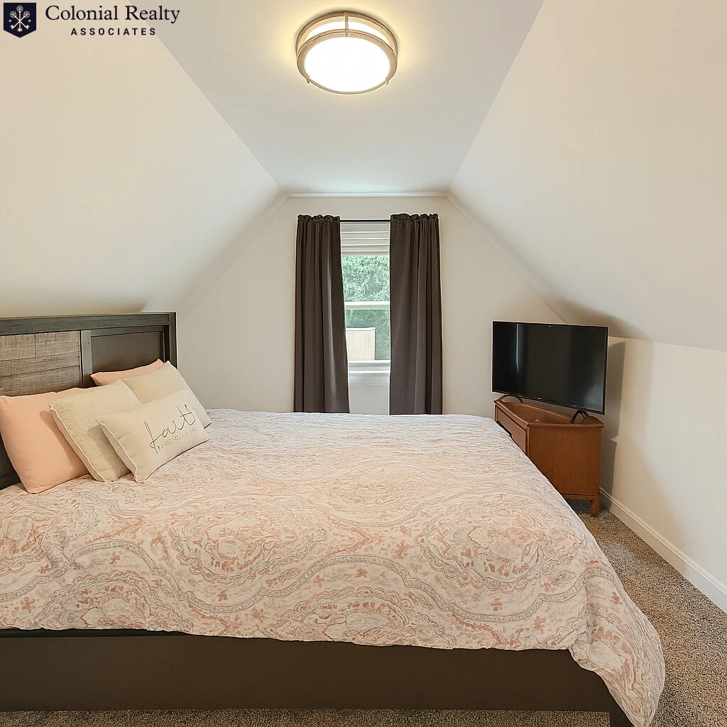 266 Nevada St, Nonantum