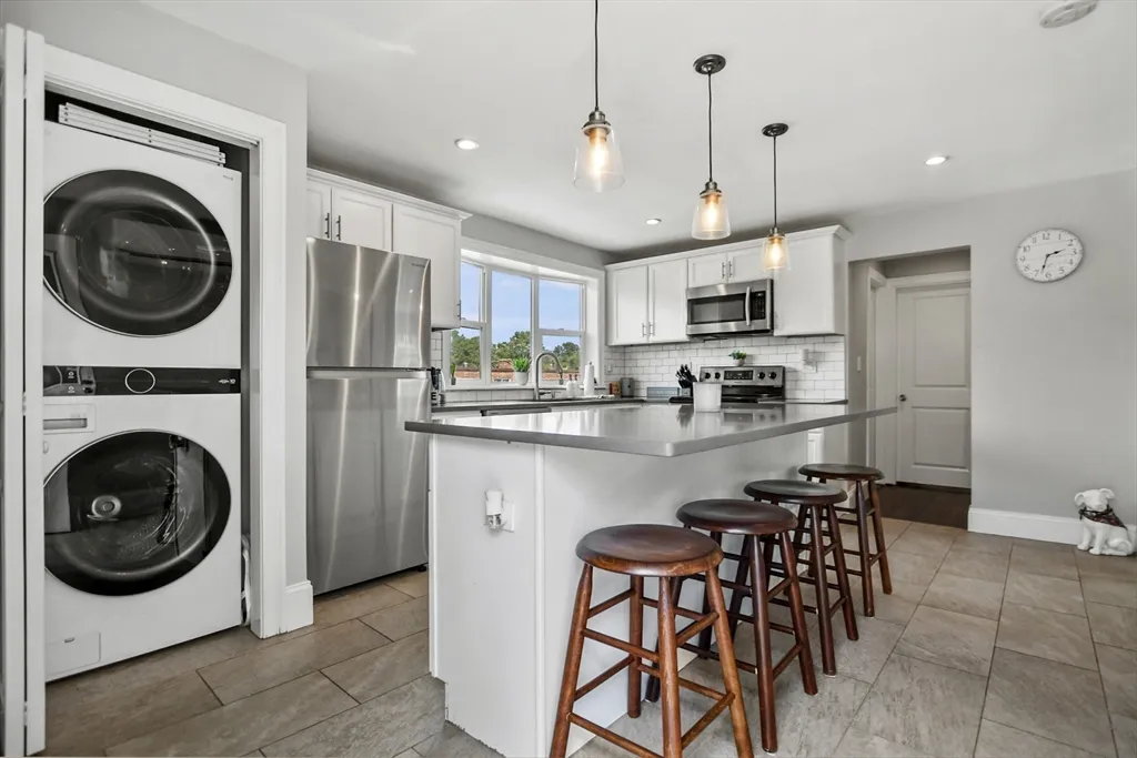 13 Town Hill St, Quincy