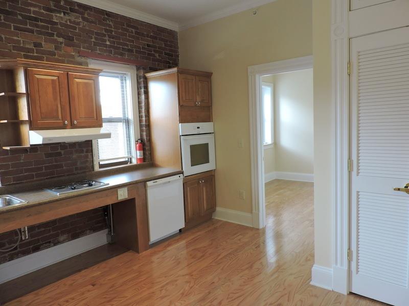 888 Massachusetts Ave, Riverside