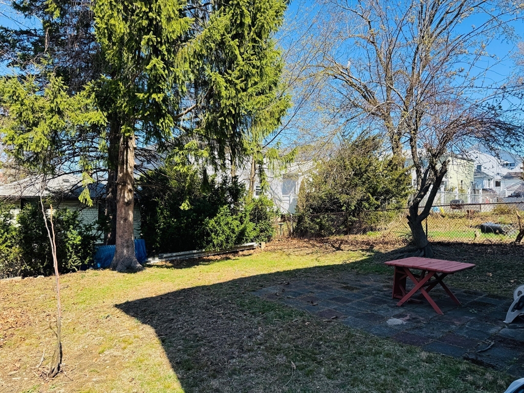 28 Hersom St, Watertown