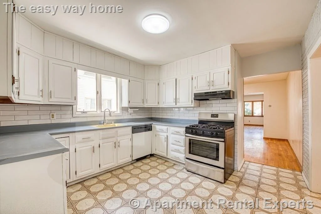 60 Windsor Rd, Tufts