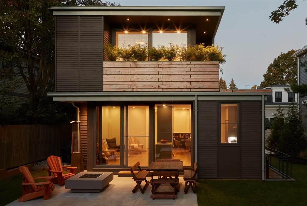 76 Holworthy St, Strawberry Hill