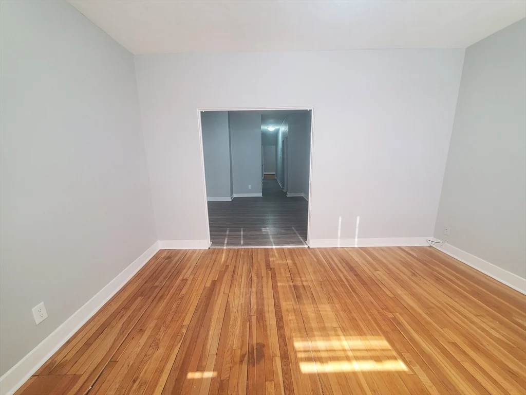 4 Abbotsford, Roxbury