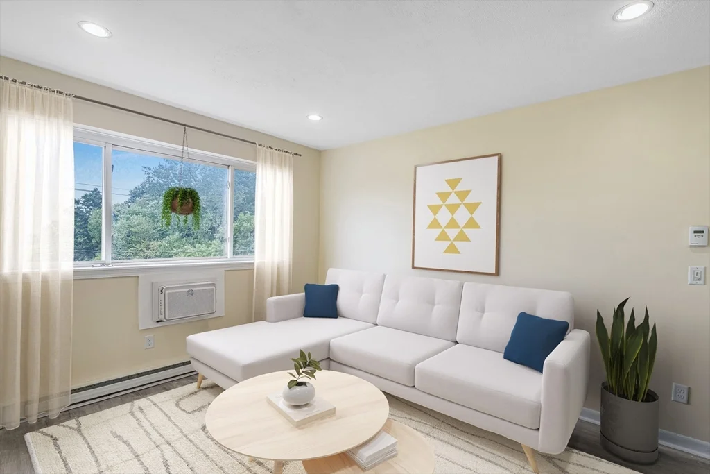 256 Parker Hill Ave, Mission Hill