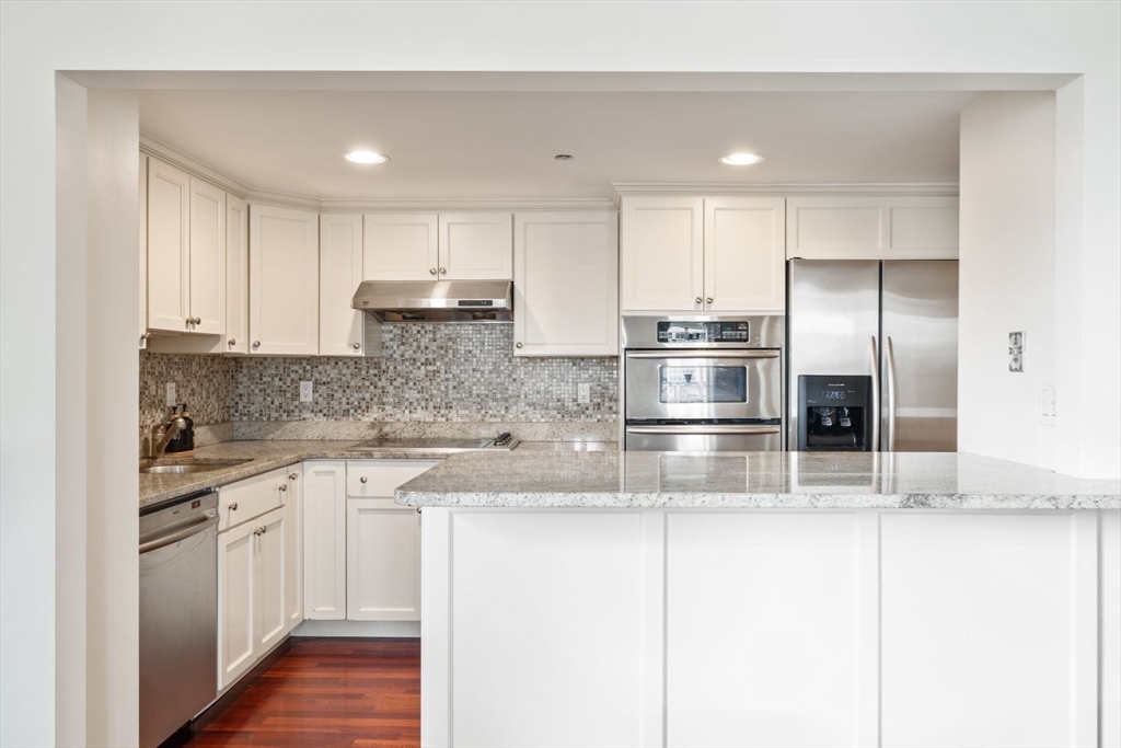 10 Rogers St, East Cambridge