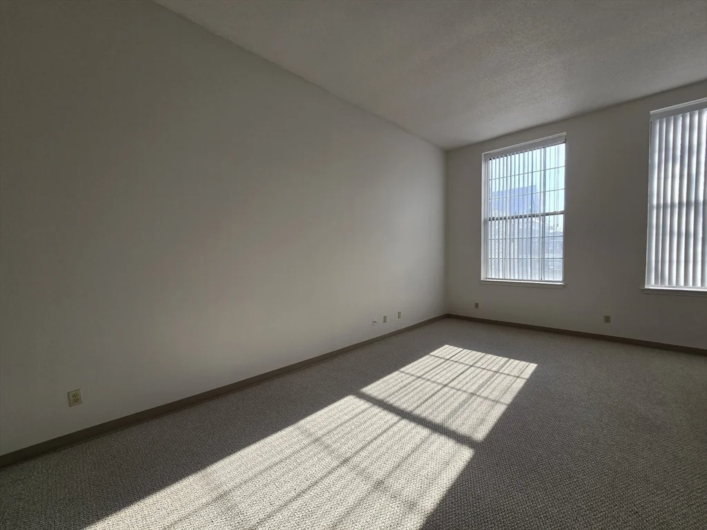 130 Beach St, Quincy