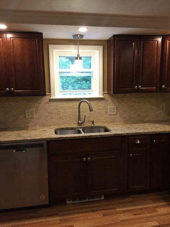 75 Chapel St, Shirley