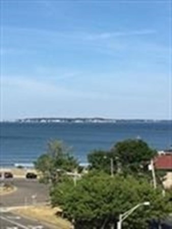 2 Ocean Ave, Revere