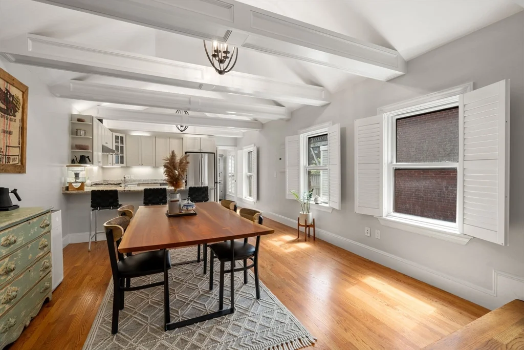 37 Mount Vernon St, Charlestown