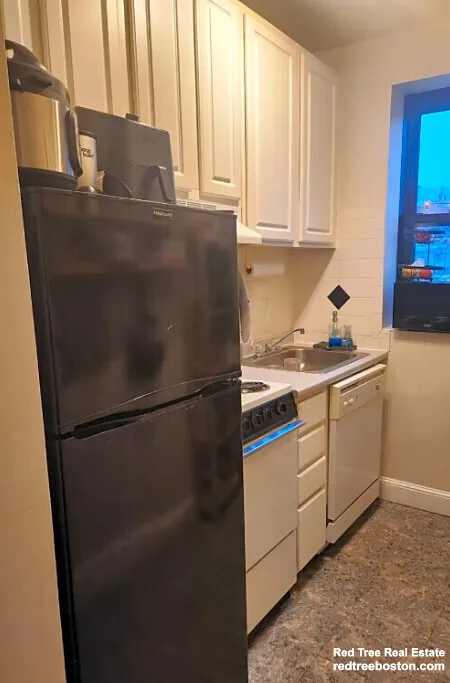 829 Beacon St, Fenway