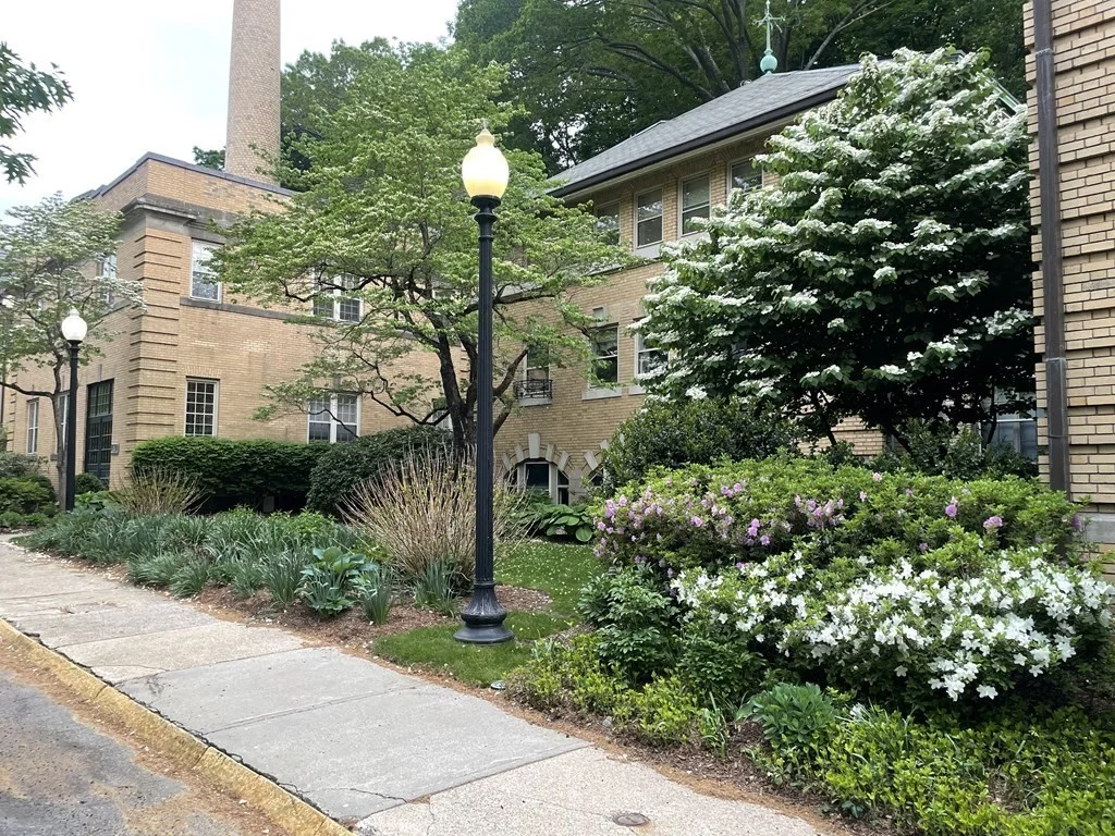 65 Glen Rd, Brookline Village