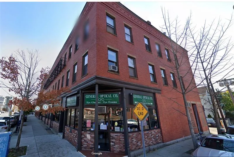 2028 Massachusetts Ave, North Cambridge