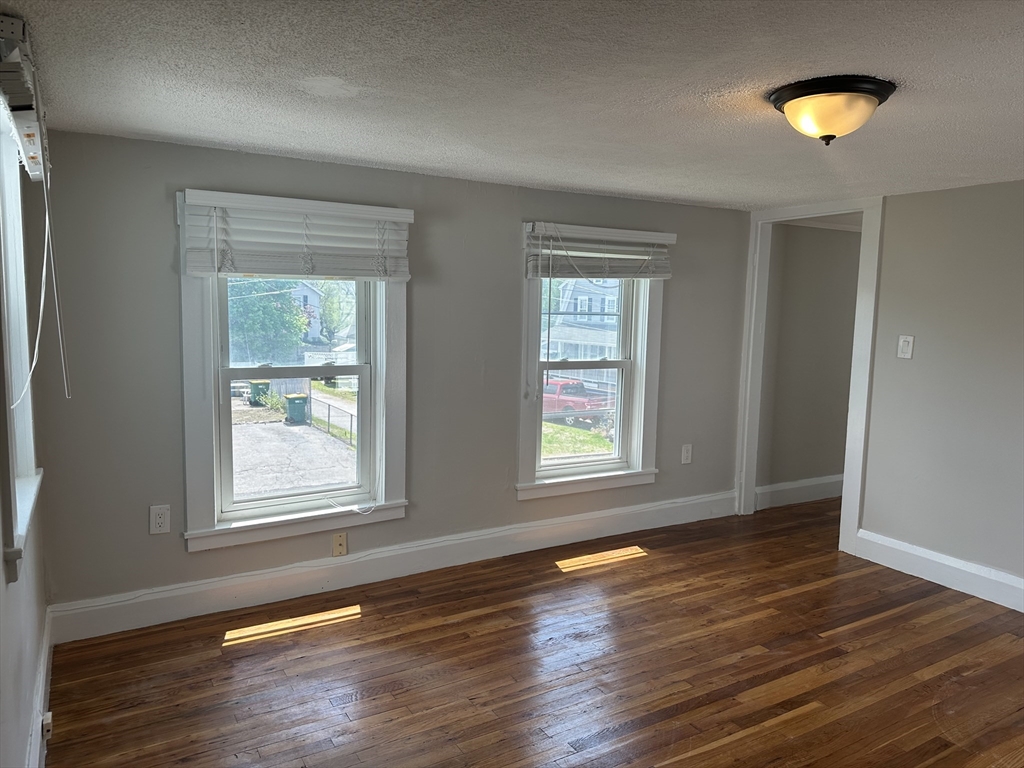 1 Veteran Rd, Woburn