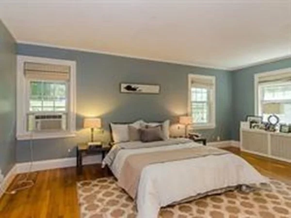 381 Vfw Pkwa, Chestnut Hill