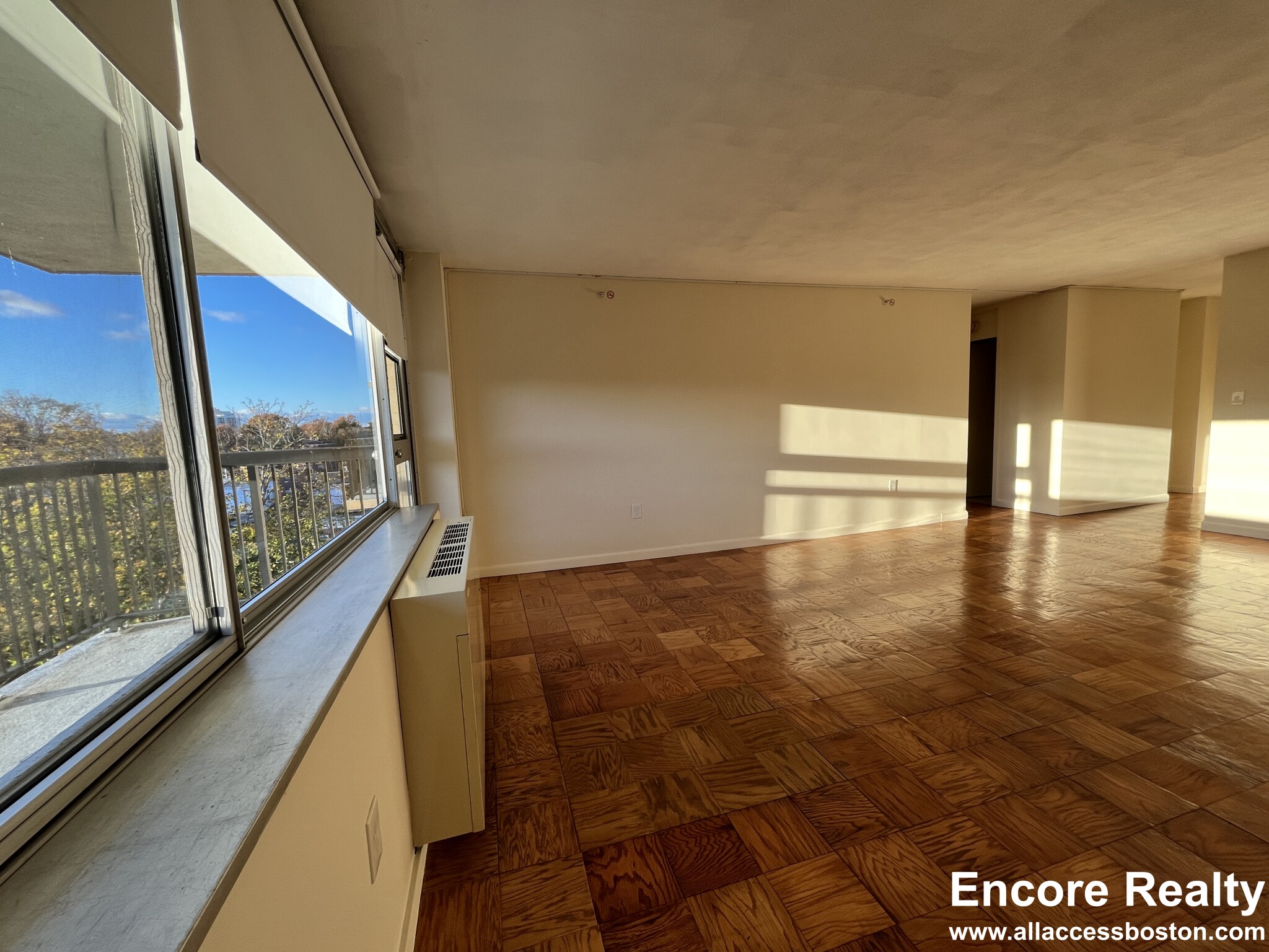 101 Monmouth St, Longwood