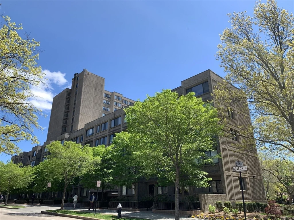 1731 Beacon St, Brookline