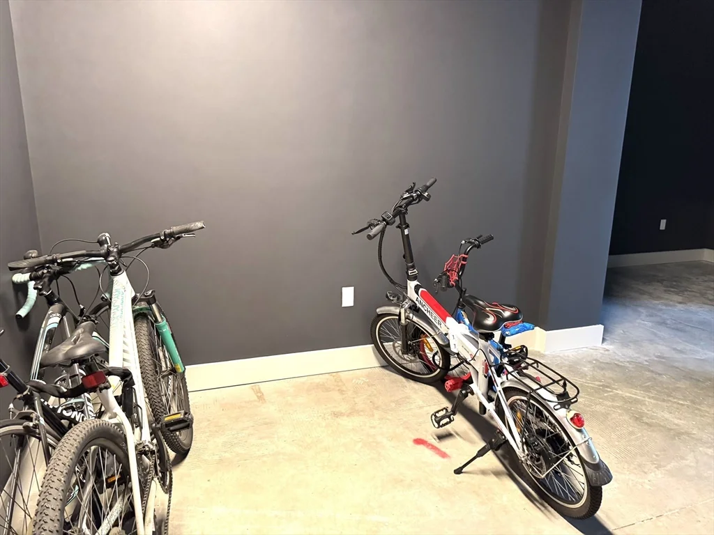 100 Lincoln, Brighton