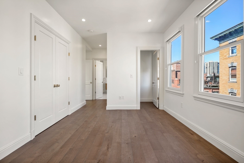 112 Myrtle, Beacon Hill