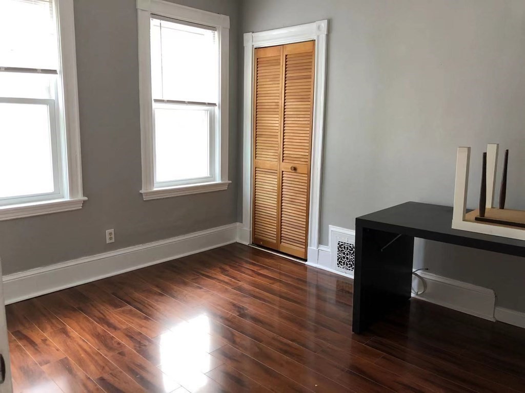 60 Fiske St, Waltham