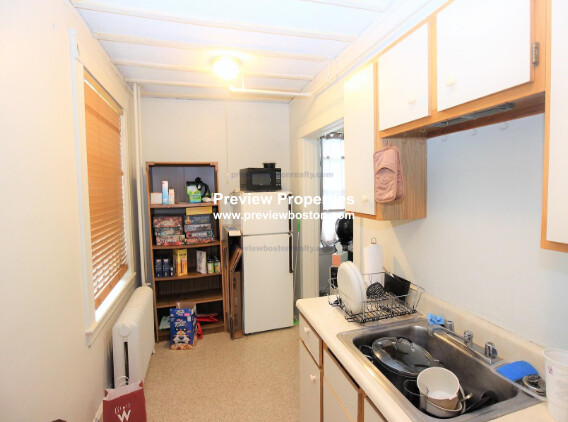 1607 Commonwealth Ave, Brighton