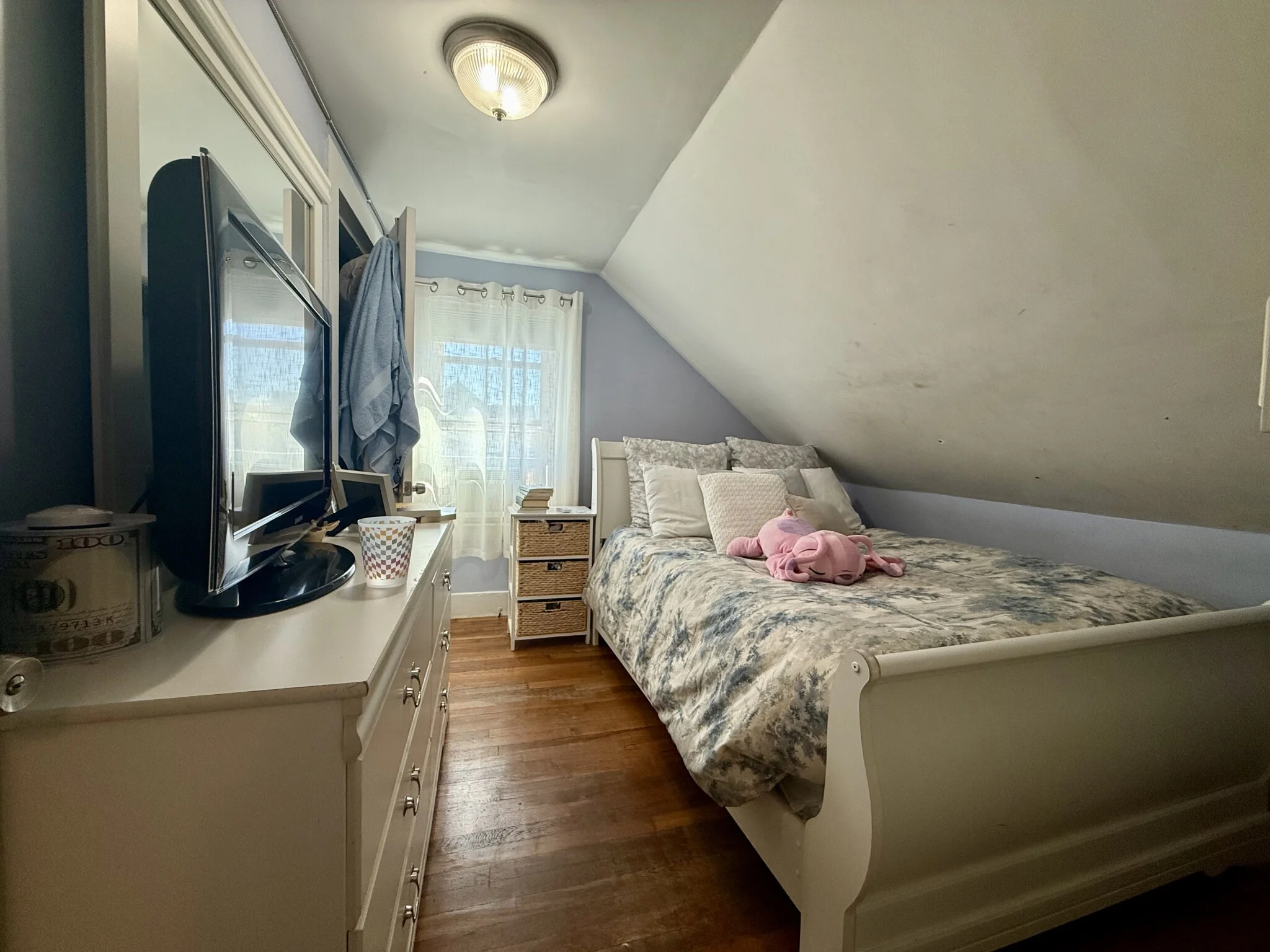 692 Moody St, South Side