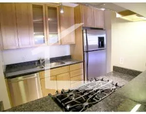 254 Friend St, West End