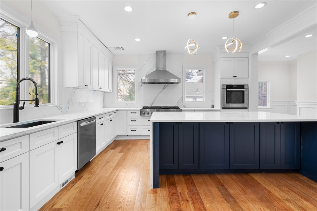 653 Chestnut St, Newton