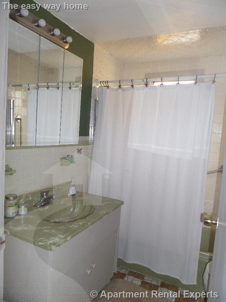 22 Highland Rd, Davis Square