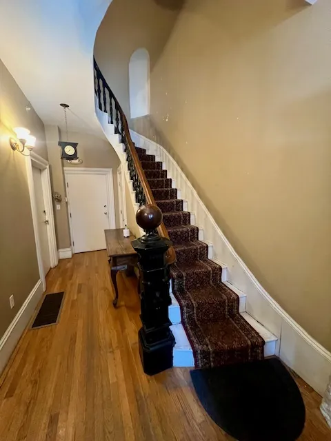 29 Bowdoin St, Beacon Hill