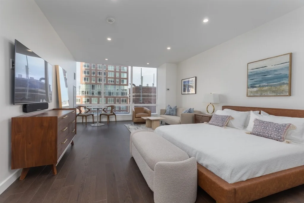 40 Trinity Pl, Back Bay