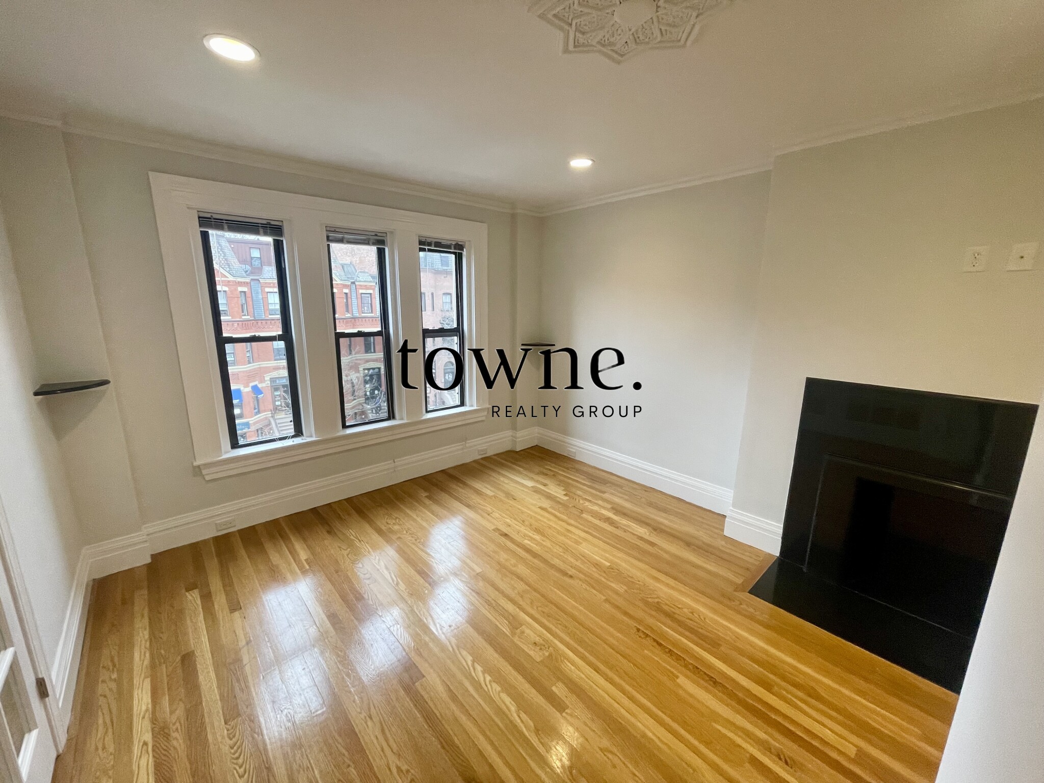254 Newbury St, Back Bay