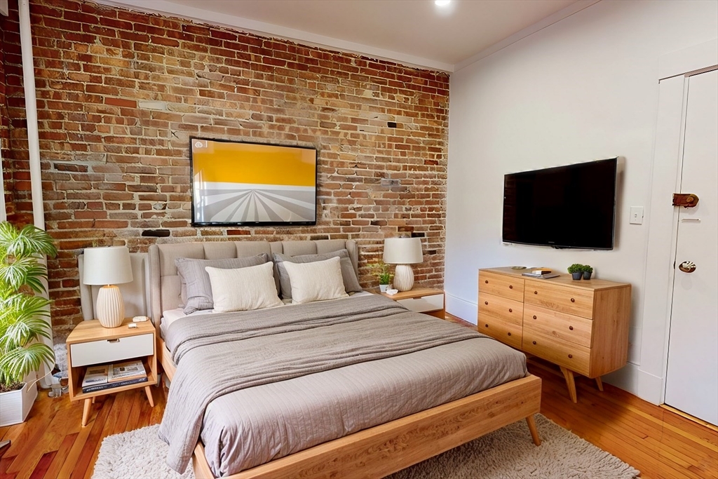 93 Marion St, Coolidge Corner