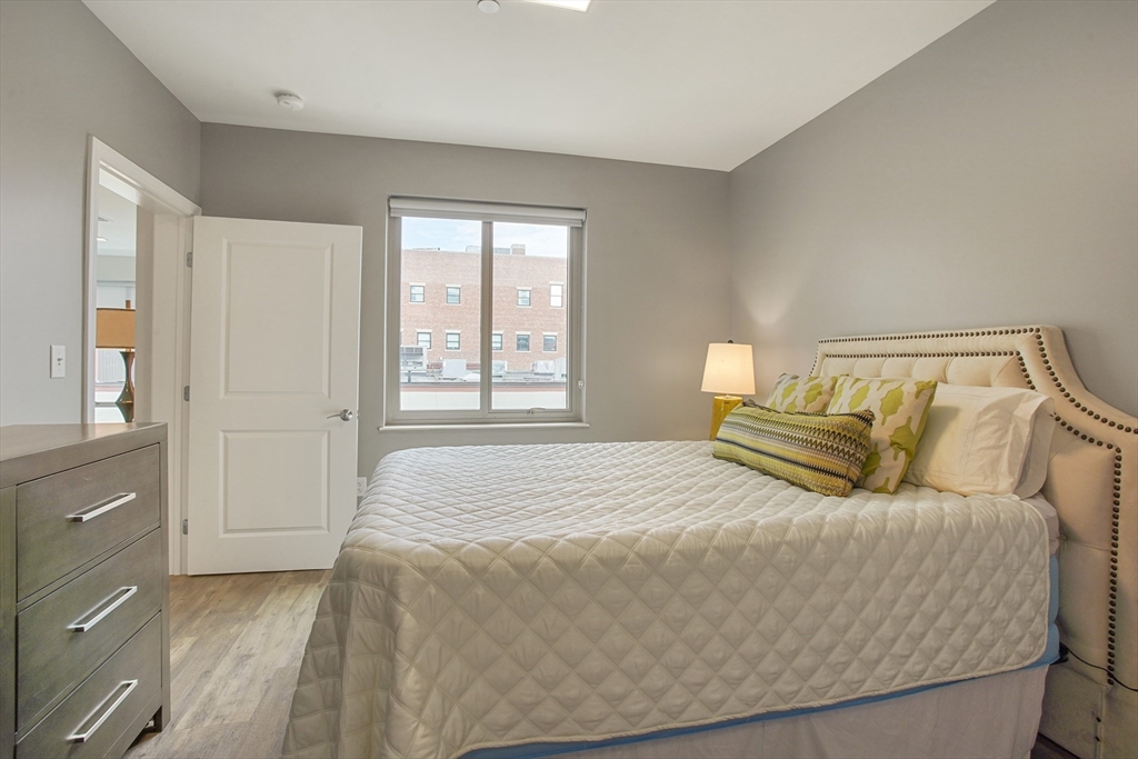 10 Essex St, Central Square