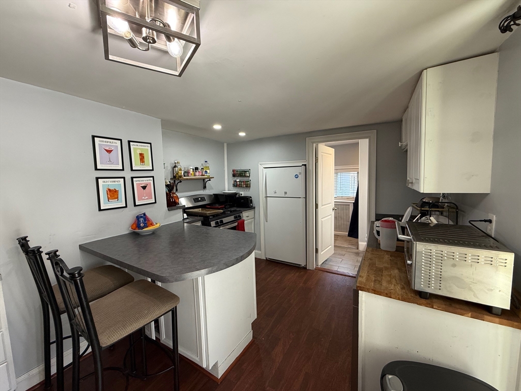 189 W Sixth St, South Boston