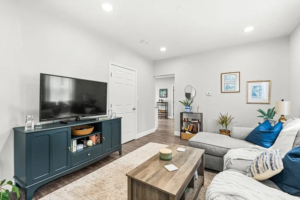 29 Harvard St, Winchester