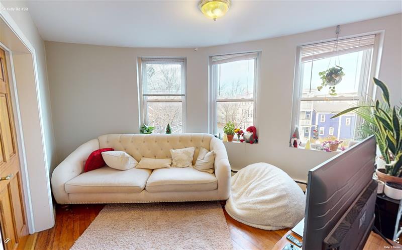 54 Kelly Rd, Cambridgeport