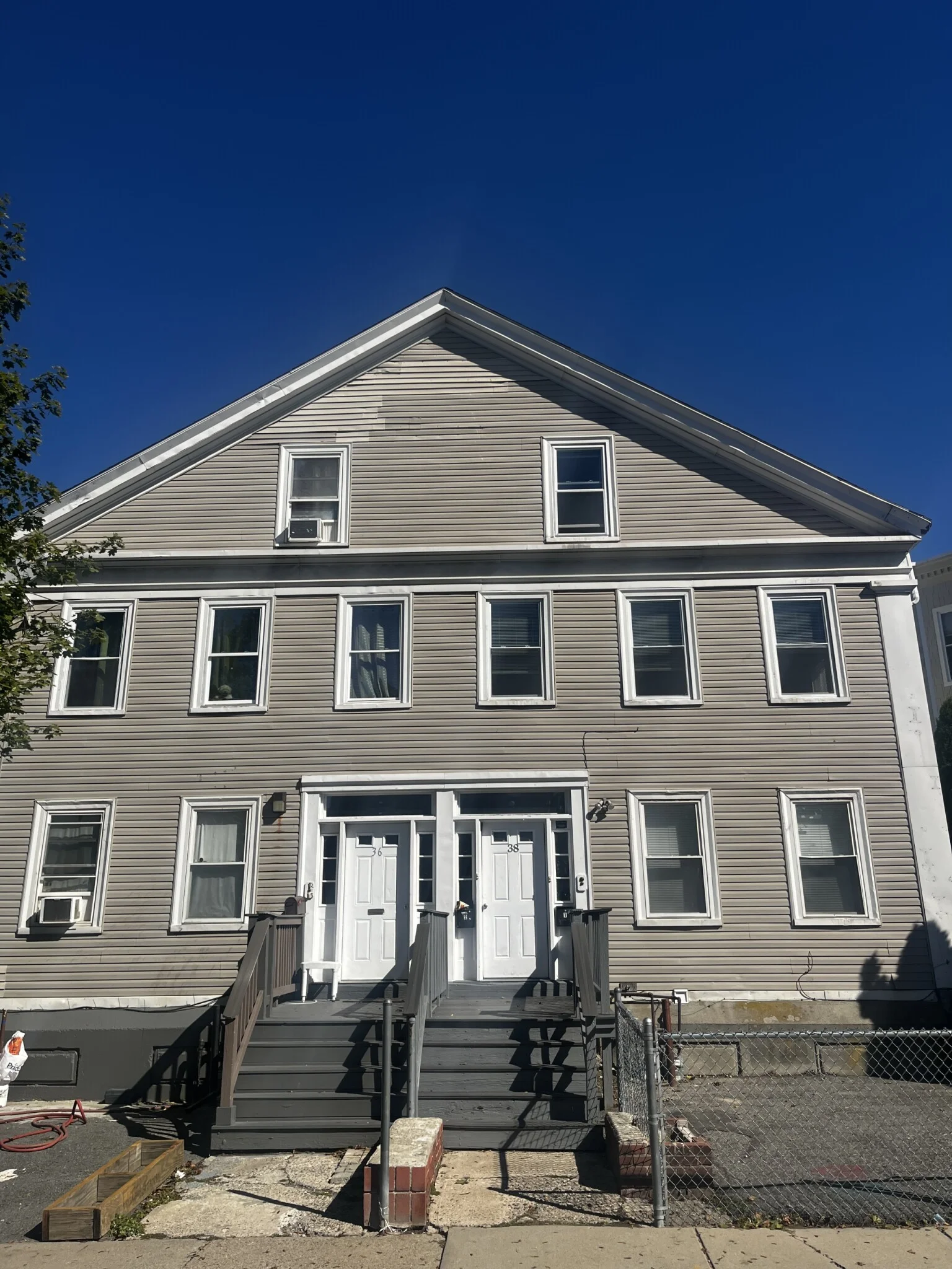 38 Forest St, Roxbury