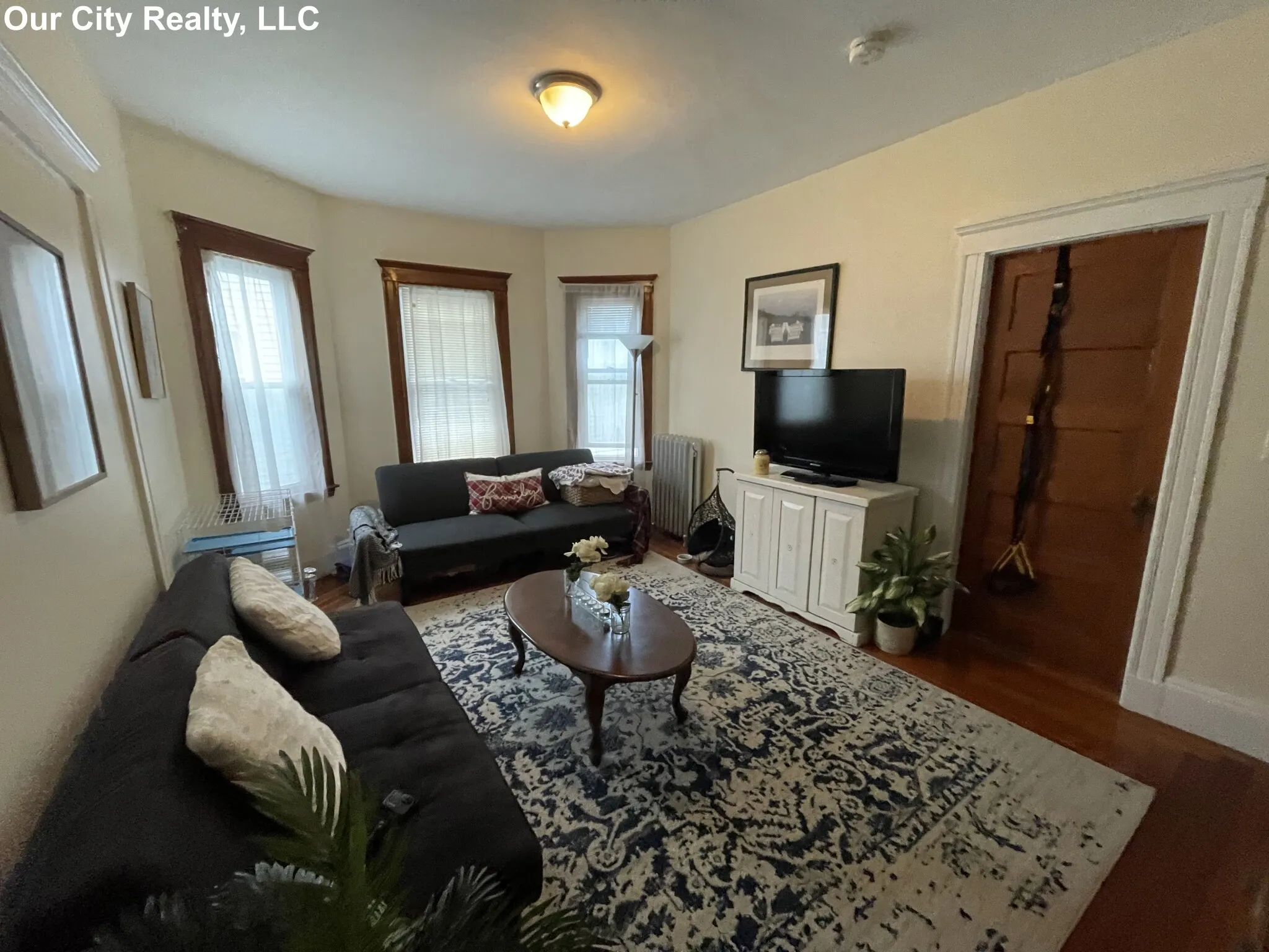 28 Belknap St, West Somerville