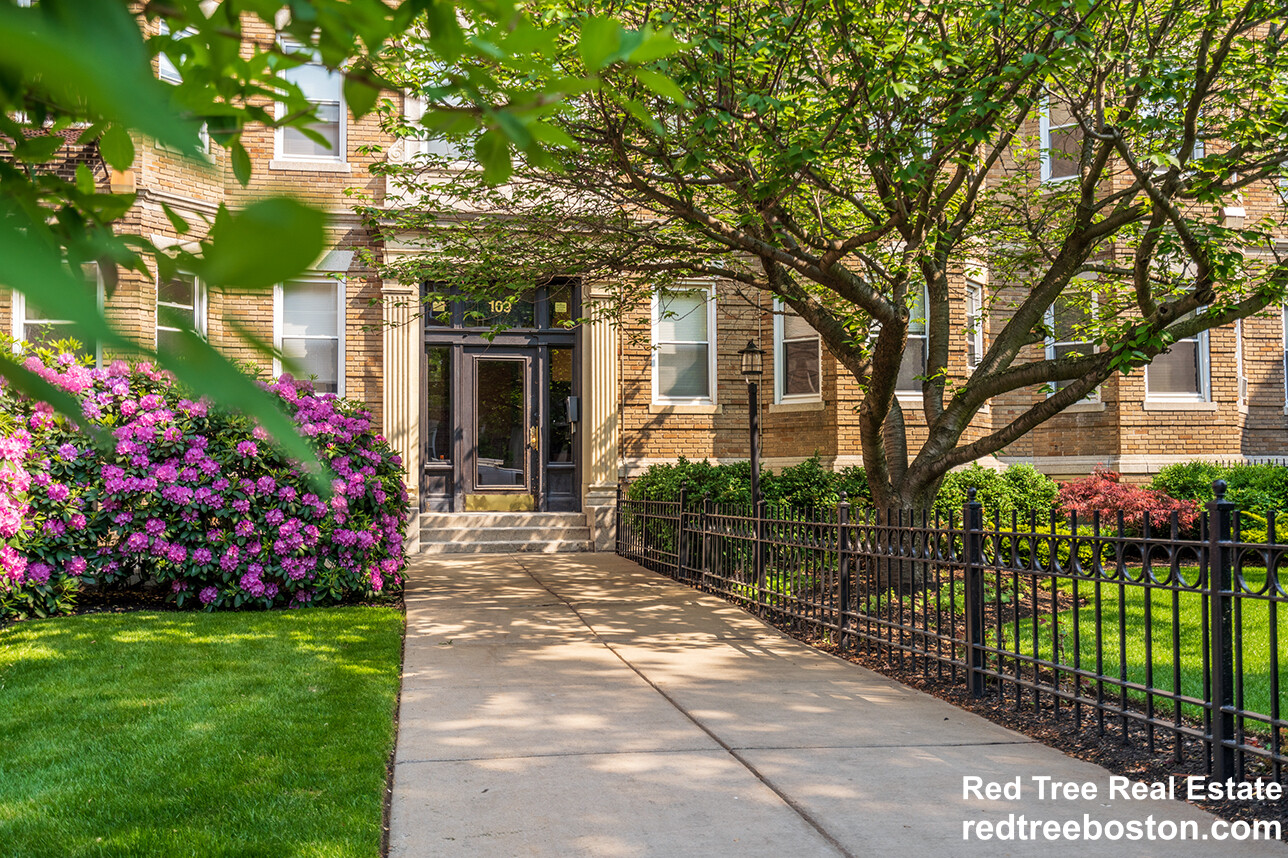 107 Queensberry St, Fenway